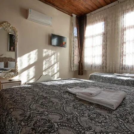 Hostel Lily Town